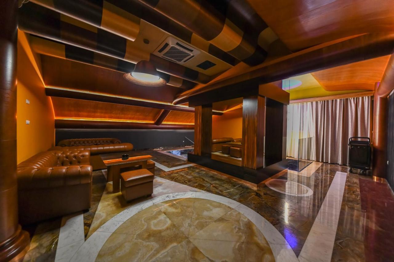 Hotel Havana Лозница Екстериор снимка