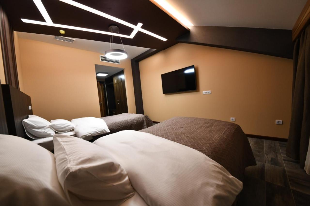 Hotel Havana Лозница Екстериор снимка