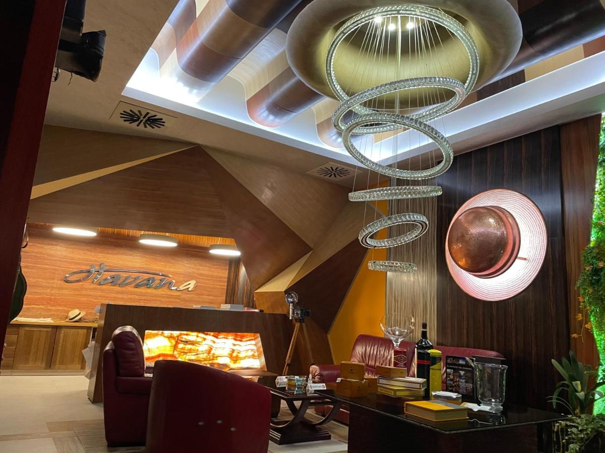 Hotel Havana Лозница Екстериор снимка